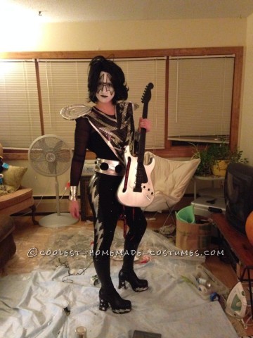 Genial disfraz de Halloween hecho en casa de KISS