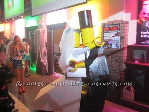 Genial disfraz casero de LEGO Bride and Groom para Halloween