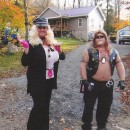 Bounty hunter Dog y pareja Beth disfrazados de Halloween