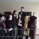 Genial disfraz casero de grupo de la familia Addams