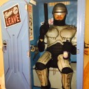 Robocop super original y divertido en traje de transporte