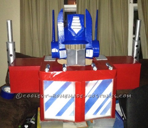 Impresionante traje reciclado G1 Optimus Prime