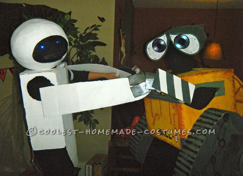 Trajes para una pareja de Wall-E y Eva