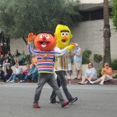 Con el matrimonio entre personas del mismo sexo fuera de Nueva York, pensamos que Bert y Ernie deberían casarse.  Encontré relleno de espuma en mi tienda local de segunda mano por solo $