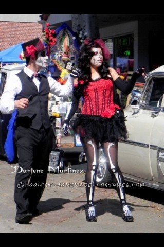 El mejor traje casero Pin Up de padrino de boda para el Día de los Muertos para mi disfraz de novia: Su traje era para el Día de los Muertos Pin Up