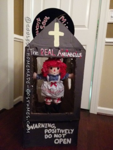Disfraz espeluznante de Annabelle hecho en casa