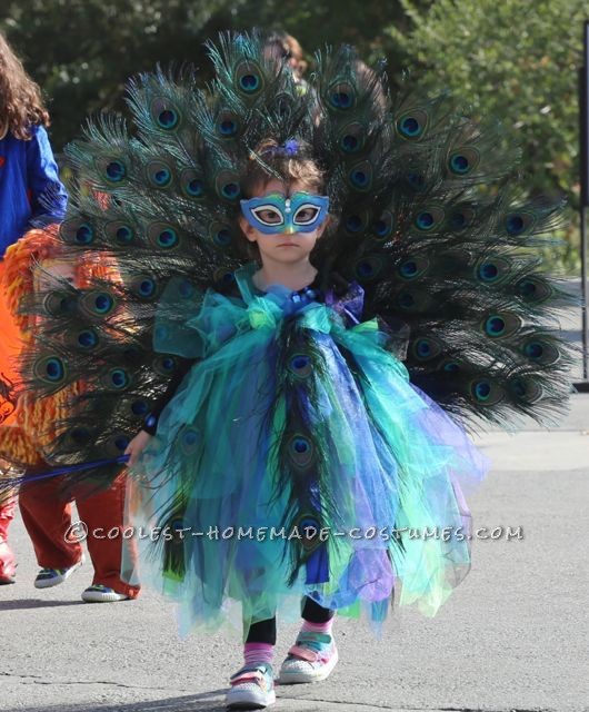 Precioso disfraz de pavo real para niña de 3 años