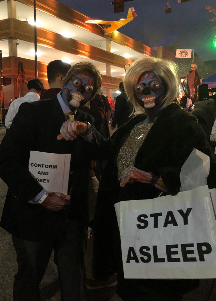 Easy They Live Traje para una pareja de extraterrestres