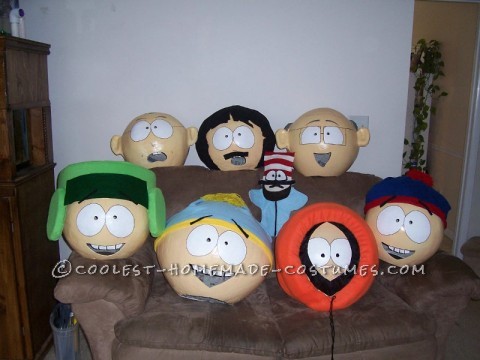 Siendo grandes fanáticos de South Park, mis hijos adolescentes me pidieron que diseñara sus disfraces de Halloween, incluidos Kenny, Kyle, Cartman y Stan.  Después