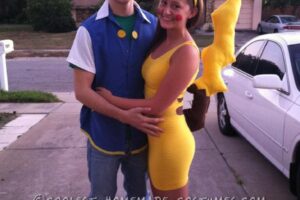 Divertido disfraz para pareja de Pikachu y Ash