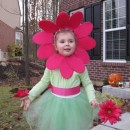 De acuerdo con el tema de la naturaleza, ¡nuestra hija se disfrazó de flor y nuestro hijo se disfrazó de manzano!  Montar el traje de flores