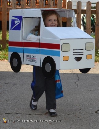 Cool cartero y un traje para un par de sellos postales