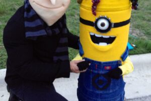 El mejor disfraz de minion de Carl para niños