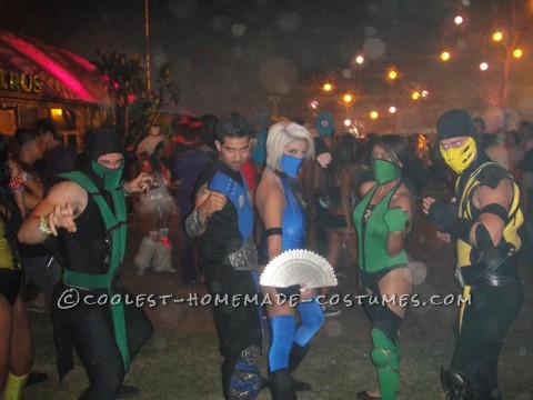 Disfraz de Halloween hecho en casa de la princesa Kitana Mortal Kombat