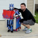 El traje transformador más genial de Optimus Prime