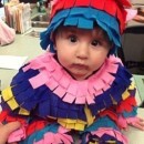 Adorable disfraz de piñata para bebé.