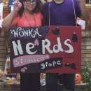 Genial disfraz de pareja DIY: Willy Wonka Candy Nerd Couple