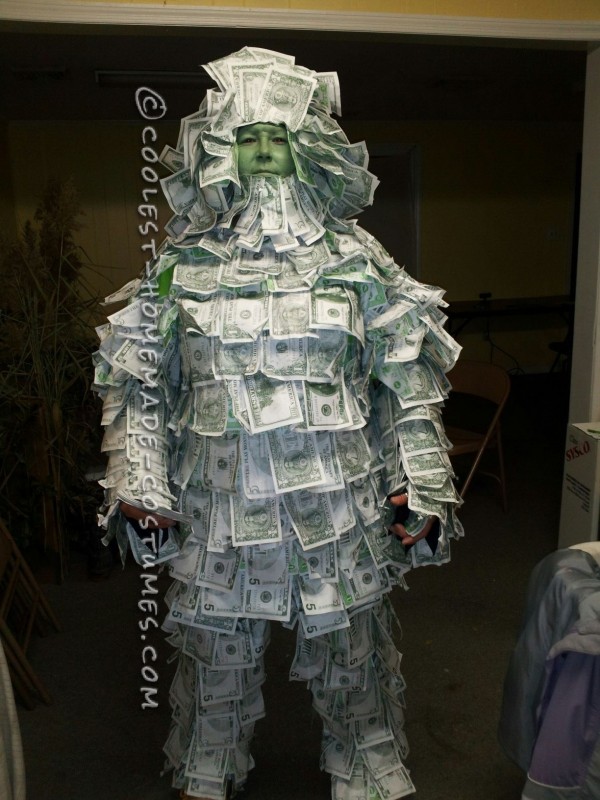 Impresionante traje Geico Money Man Home