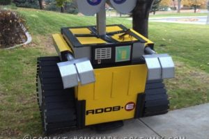 Impresionante disfraz de Halloween WALL-E DIY