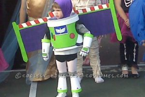 Gran disfraz casero de Buzz Lightyear para Halloween