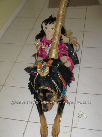 Divertido disfraz de caballo de carrusel para perro