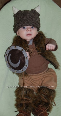 Todo comenzó con un sombrero.  Cuando tenía unos 9 meses de embarazo de mi hijo Carter, encontré un gorro vikingo tejido en Etsy.  Origen de los vikingos