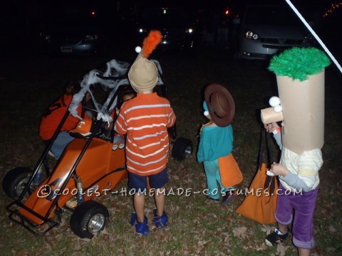 A mis hijos les encanta Phineas y Ferb y debo admitir que disfruto viendo esta caricatura con ellos.  Al tratar de pensar en una idea de costo de Halloween