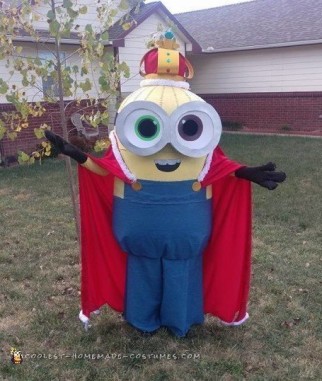 Increíble disfraz de bricolaje King Bob Minion