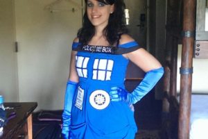 El mejor disfraz de TARDIS femenino hecho a mano