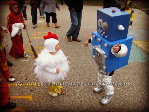 Genial traje de robot casero intermitente y intermitente