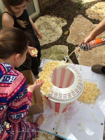 Empezando a parecer un traje de palomitas de maíz