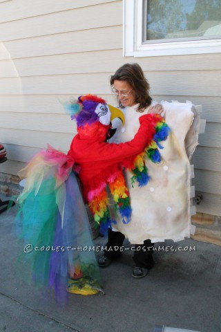 Genial disfraz de mamá e hija de Halloween: ¡Polly quiere una galleta!