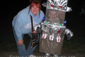 El disfraz de Halloween para niños casero más genial «Mr. Roboto»