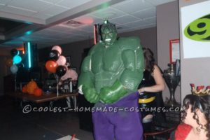 Impresionante disfraz de Halloween de Hulk DIY