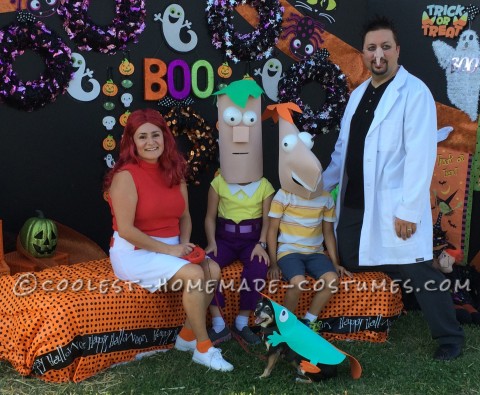 El elenco del disfraz de la familia de Phineas y Ferb