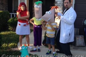 El elenco del disfraz de la familia de Phineas y Ferb