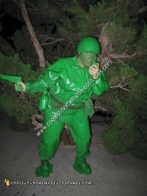 Idea de disfraz de Halloween para hombres del ejército verde hecho en casa