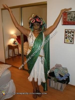 Disfraz casero de Medusa para Halloween para adulto