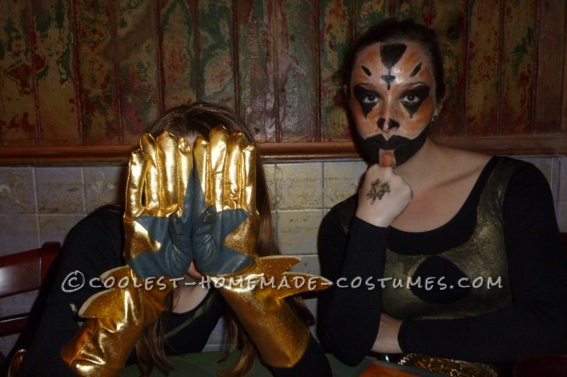 Guantes Stardust con Goldust sentado a mi lado