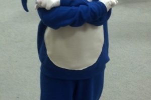 Genial disfraz de hágalo usted mismo Sonic the Hedgehog para Halloween