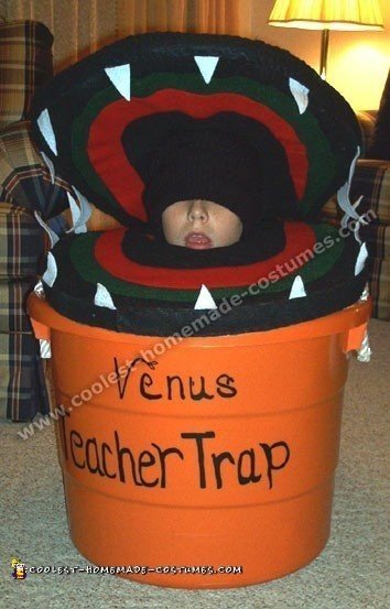 Disfraz creativo de Venus atrapamoscas para Halloween