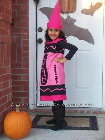 Mi hija, Mikka (Mika), no sabía qué hacer para Halloween, pero es una niña muy creativa a la que le encanta dibujar, colorear y todo ese arte.