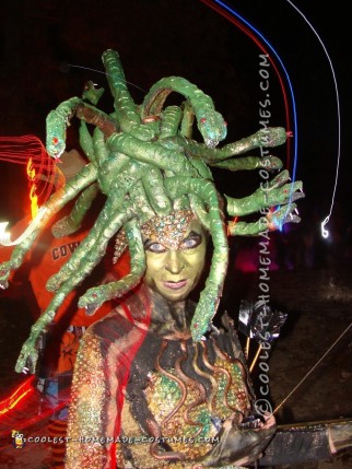 Genial disfraz de Medusa