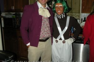 Gran disfraz casero de Halloween para parejas: Willy Wonka y Oompa Loompa