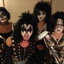Genial disfraz de Halloween hecho en casa de KISS