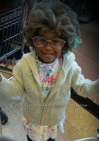 Madea va a la fiesta con un genial disfraz de abuela
