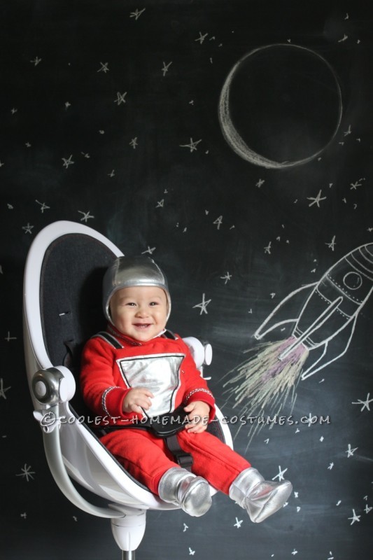 Disfraz de Baby Mork en su huevo de nave espacial... Nanu Nanu