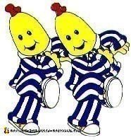 Plátano casero en traje de pijama