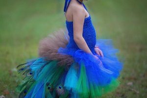 Precioso disfraz de pavo real casero para niña