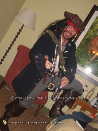 ¡El mejor disfraz casero de Jack Sparrow es el verdadero negocio!